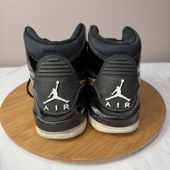 Size 10 - Air Jordan Legacy 312 Black Gold AV3922-007 main image 4